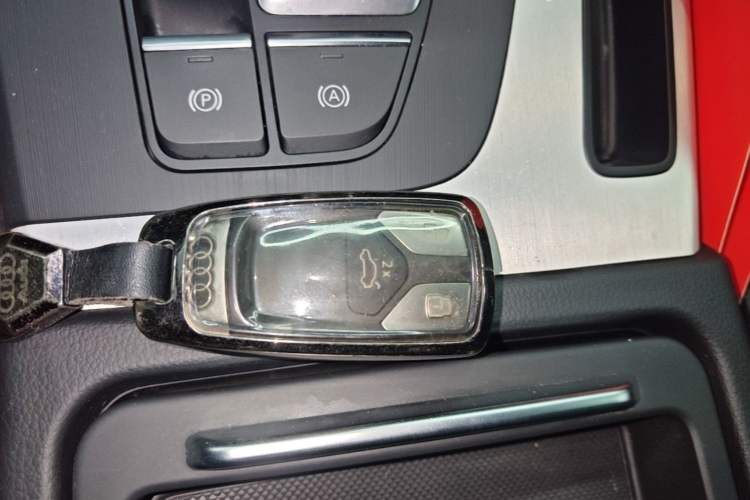 Used Audi Q5L 2018 40 TFSI Prestige Fashion Edition China VI Vehicle Key