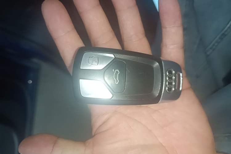 Used Audi Q5L 2018 40 TFSI Prestige Edition China V Vehicle Key