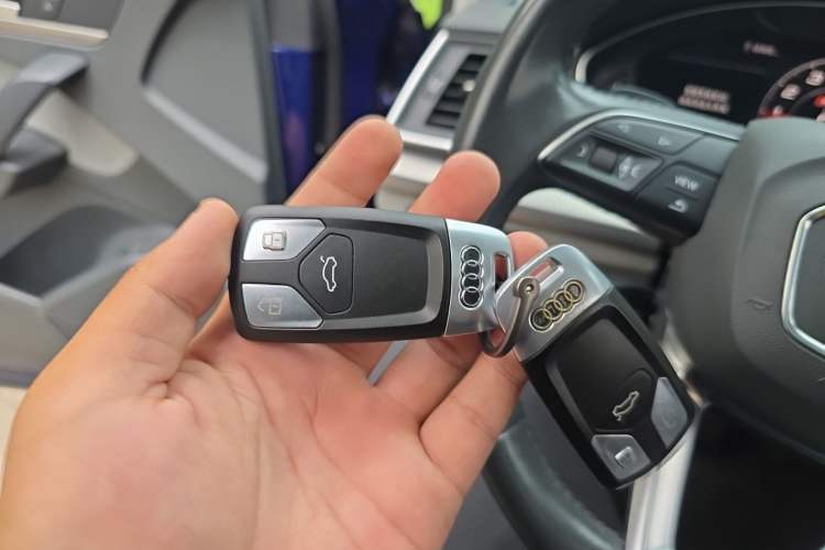 Used Audi Q5L 2018 45 TFSI Prestige Fashion Edition China VI Emission Standard Vehicle Key