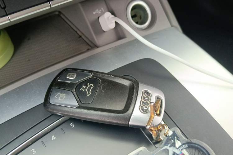 Used Audi Q5L 2018 40 TFSI Prestige Fashion Edition China V Vehicle Key