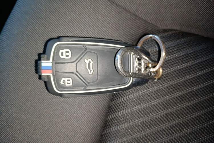 Used Audi Q5L 2018 40 TFSI Prestige Edition China V Vehicle Key