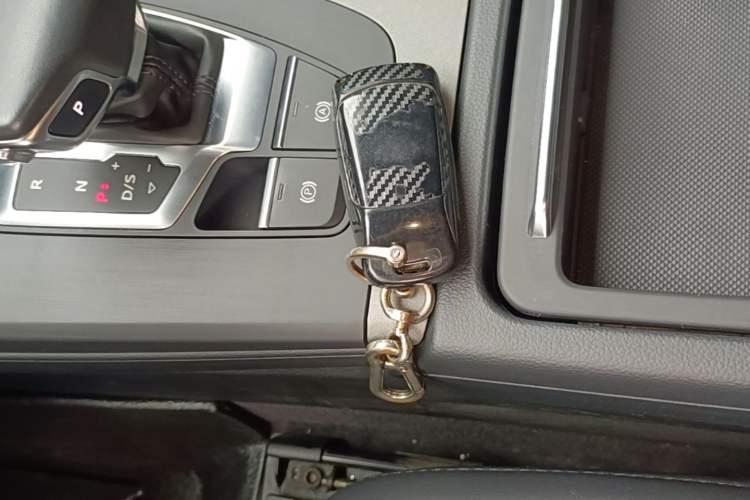 Used Audi Q5L 2018 40 TFSI Prestige Edition China V Vehicle Key