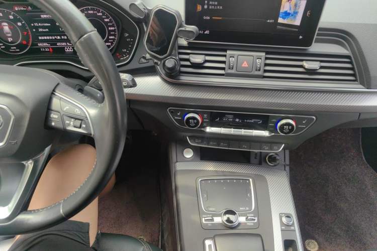 Used Audi Q5L 2018 45 TFSI Prestige Fashion Edition China V Emission Standard Audio And AC Panel