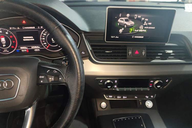 Used Audi Q5L 2018 40 TFSI Prestige Fashion Edition China V Audio And AC Panel