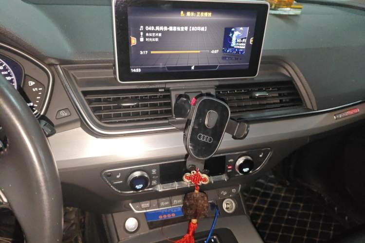 Used Audi Q5L 2018 40 TFSI Prestige Fashion Edition China V Audio And AC Panel