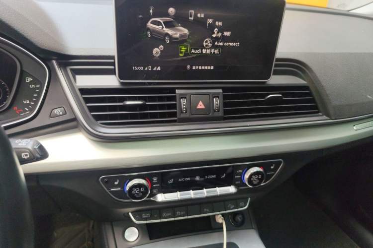 Used Audi Q5L 2018 40 TFSI Prestige Fashion Edition China V Audio And AC Panel