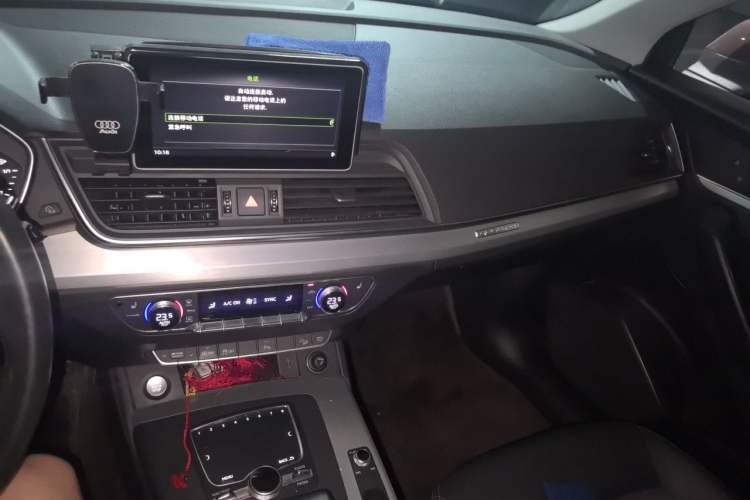 Used Audi Q5L 2018 40 TFSI Prestige Fashion Edition China V Audio And AC Panel