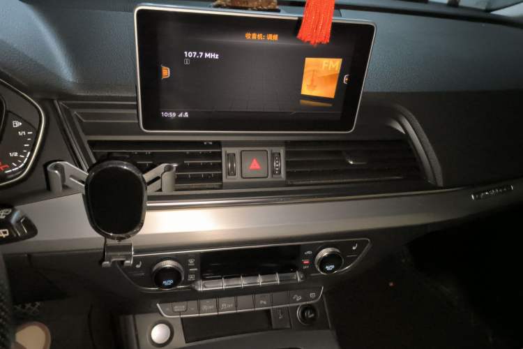 Used Audi Q5L 2018 40 TFSI Prestige Fashion Edition China V Audio And AC Panel
