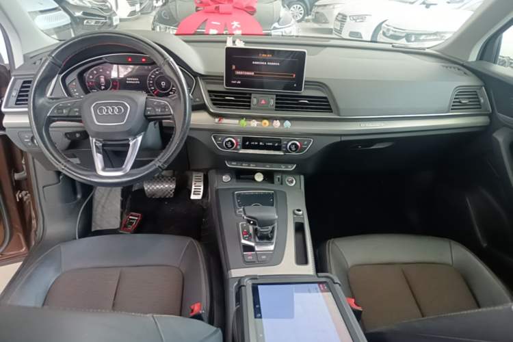 Used Audi Q5L 2018 45 TFSI Prestige Fashion Edition China V Emission Standard Center Console