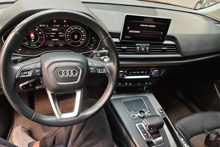 Used Audi Q5L 2018 45 TFSI Prestige Fashion Edition China V Emission Standard Center Console