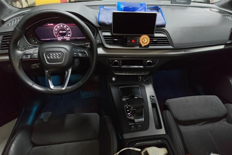 Used Audi Q5L 2018 45 TFSI Prestige Fashion Edition China VI Emission Standard Center Console