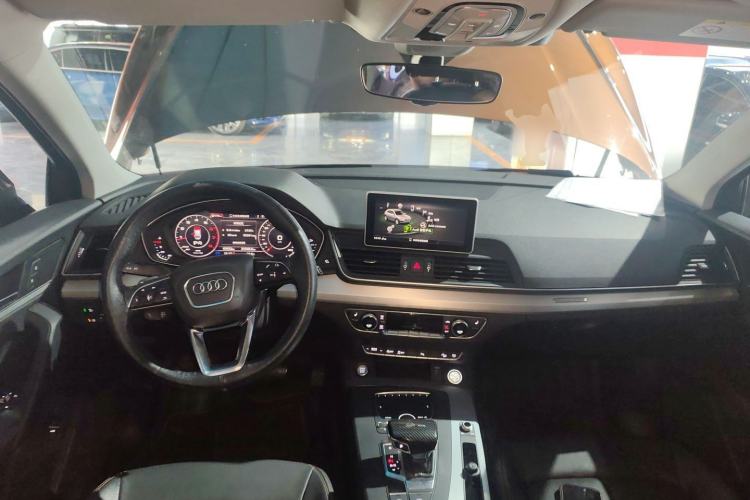 Used Audi Q5L 2018 40 TFSI Prestige Fashion Edition China V Center Console