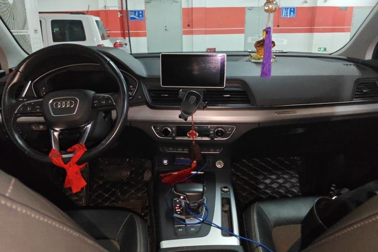 Used Audi Q5L 2018 40 TFSI Prestige Fashion Edition China V Center Console