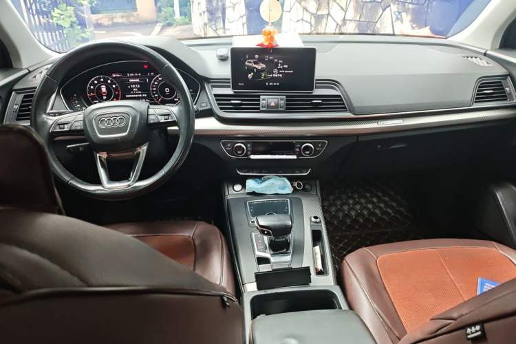 Used Audi Q5L 2018 45 TFSI Prestige Fashion Edition China V Emission Standard Center Console