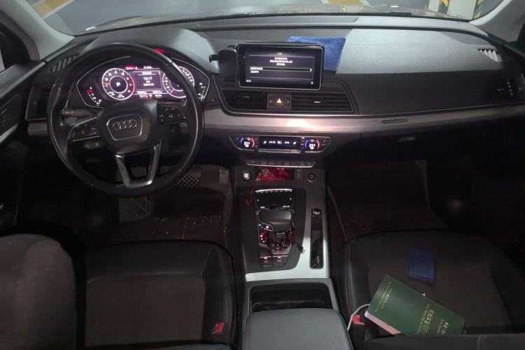 Used Audi Q5L 2018 40 TFSI Prestige Fashion Edition China V Center Console