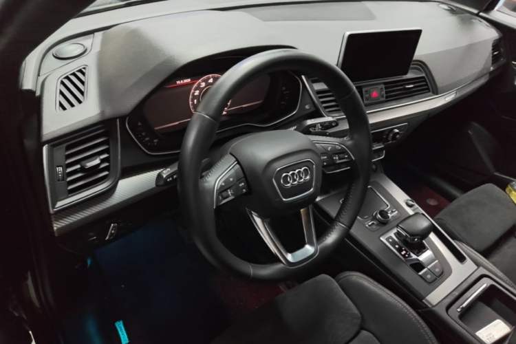Used Audi Q5L 2018 45 TFSI Prestige Fashion Edition China VI Emission Standard Center Console
