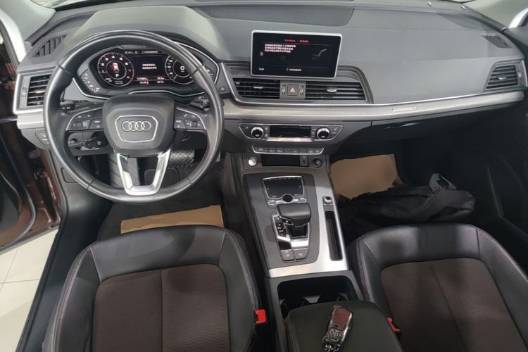 Used Audi Q5L 2018 45 TFSI Prestige Fashion Edition China V Emission Standard Center Console