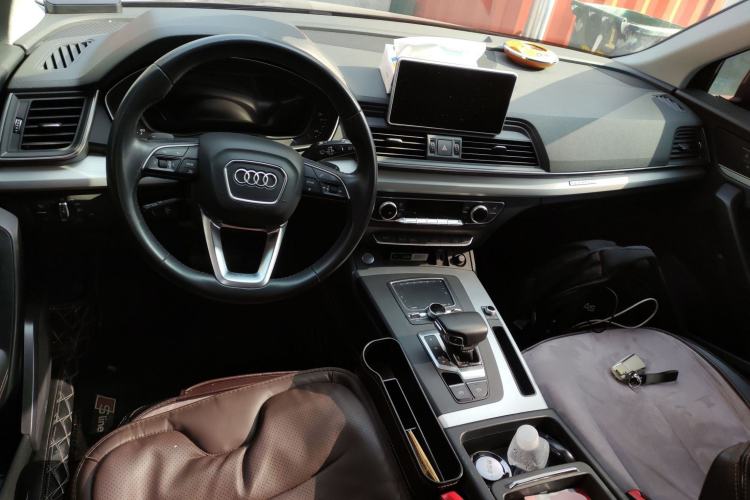 Used Audi Q5L 2018 40 TFSI Prestige Fashion Edition China V Center Console