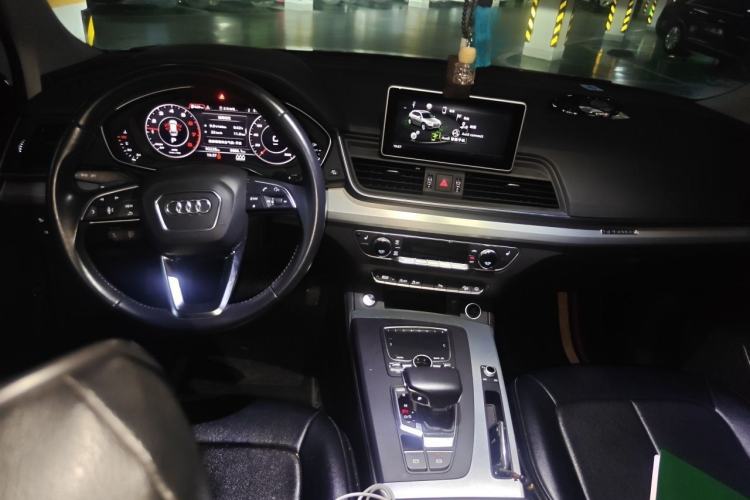 Used Audi Q5L 2018 40 TFSI Prestige Fashion Edition China V Center Console