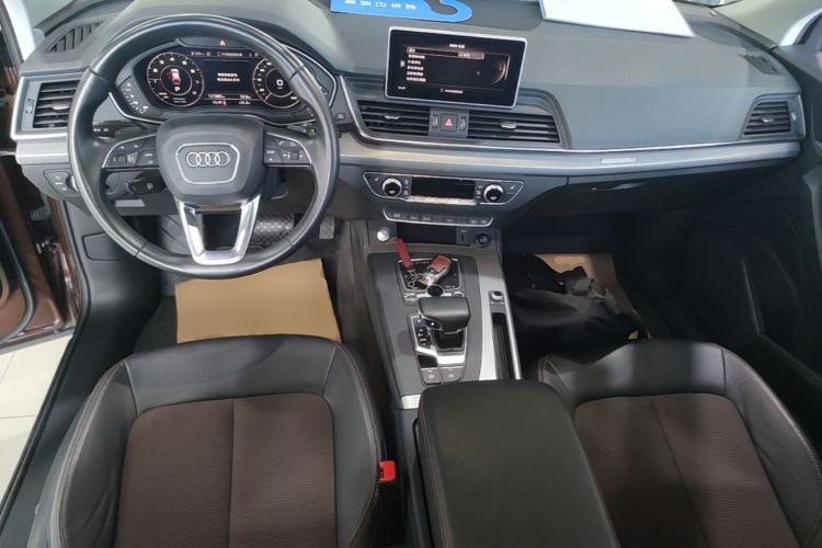 Used Audi Q5L 2018 45 TFSI Prestige Fashion Edition China V Emission Standard Center Console