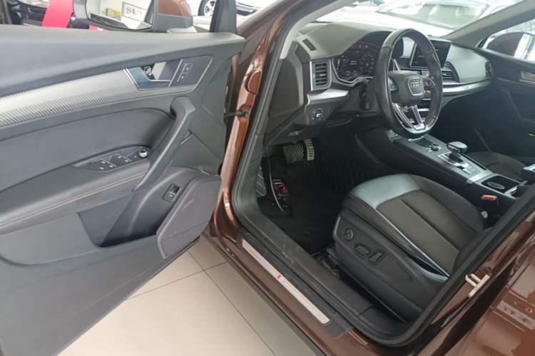 Used Audi Q5L 2018 45 TFSI Prestige Fashion Edition China V Emission Standard Driver Seat