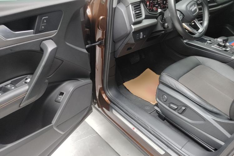 Used Audi Q5L 2018 45 TFSI Prestige Fashion Edition China V Emission Standard Driver Seat