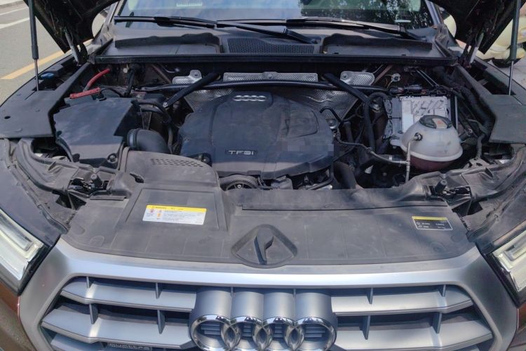 Used Audi Q5L 2018 45 TFSI Prestige Fashion Edition China V Emission Standard Engine Bay