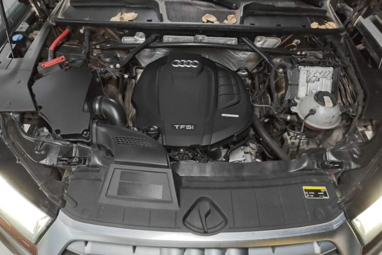 Used Audi Q5L 2018 45 TFSI Prestige Fashion Edition China VI Emission Standard Engine Bay