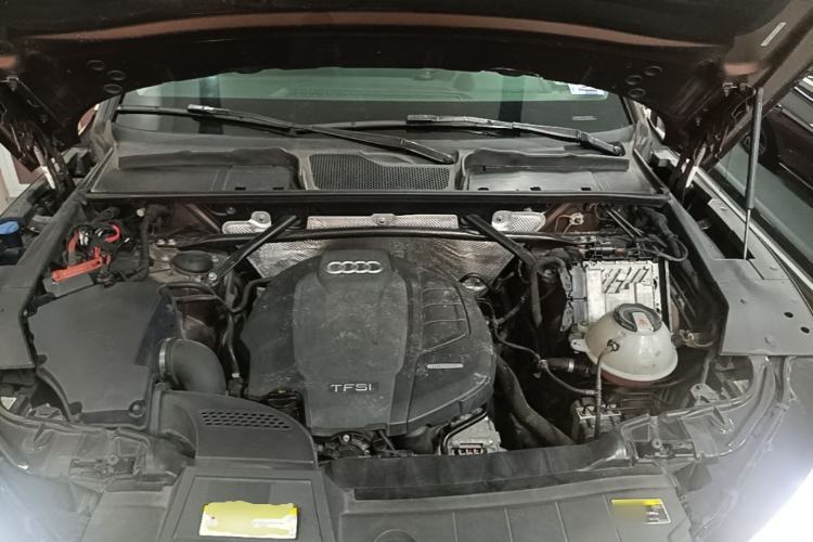 Used Audi Q5L 2018 45 TFSI Prestige Fashion Edition China V Emission Standard Engine Bay