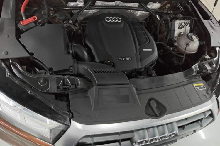 Used Audi Q5L 2018 45 TFSI Prestige Fashion Edition China VI Emission Standard Engine Bay