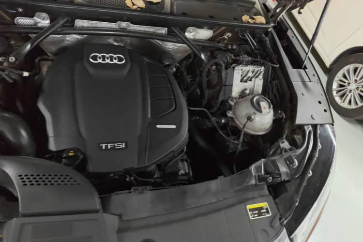 Used Audi Q5L 2018 45 TFSI Prestige Fashion Edition China VI Emission Standard Engine Bay Left