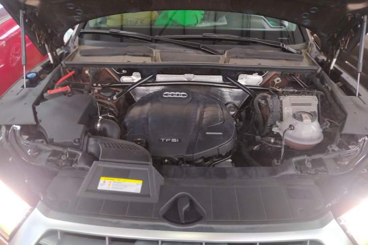 Used Audi Q5L 2018 40 TFSI Prestige Fashion Edition China V Engine Bay