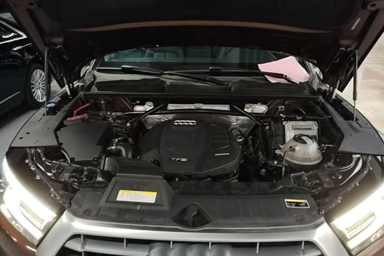 Used Audi Q5L 2018 40 TFSI Prestige Edition China V Engine Bay