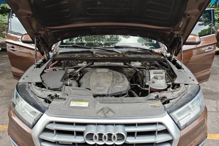 Used Audi Q5L 2018 40 TFSI Prestige Fashion Edition China VI Engine Bay
