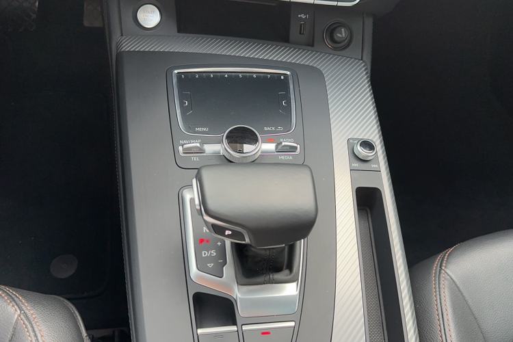 Used Audi Q5L 2018 45 TFSI Prestige Fashion Edition China V Emission Standard Gear Lever