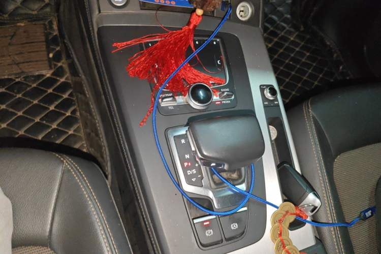 Used Audi Q5L 2018 40 TFSI Prestige Fashion Edition China V Gear Lever