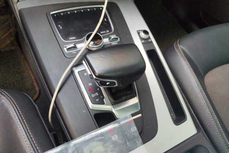 Used Audi Q5L 2018 40 TFSI Prestige Fashion Edition China V Gear Lever
