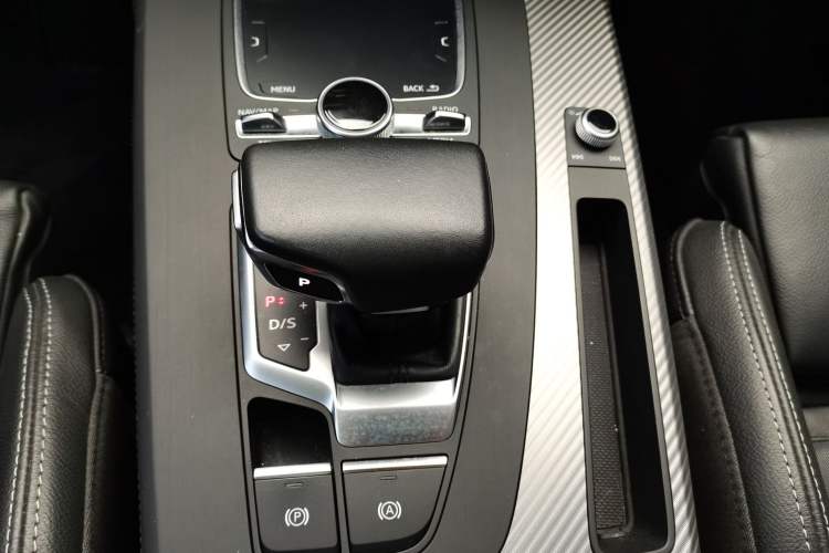 Used Audi Q5L 2018 45 TFSI Prestige Sport China V Gear Lever