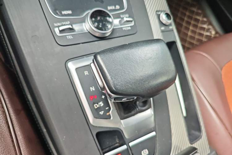 Used Audi Q5L 2018 45 TFSI Prestige Fashion Edition China V Emission Standard Gear Lever