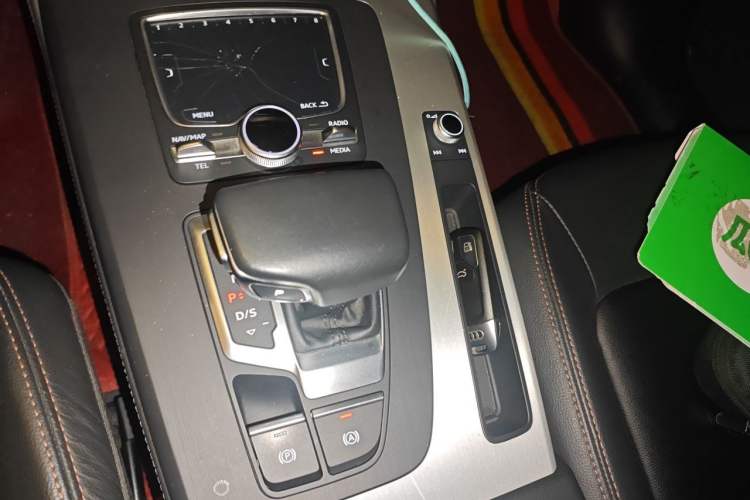 Used Audi Q5L 2018 40 TFSI Prestige Fashion Edition China V Gear Lever