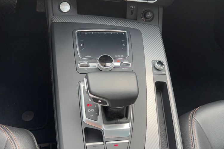 Used Audi Q5L 2018 45 TFSI Prestige Fashion Edition China V Emission Standard Gear Lever