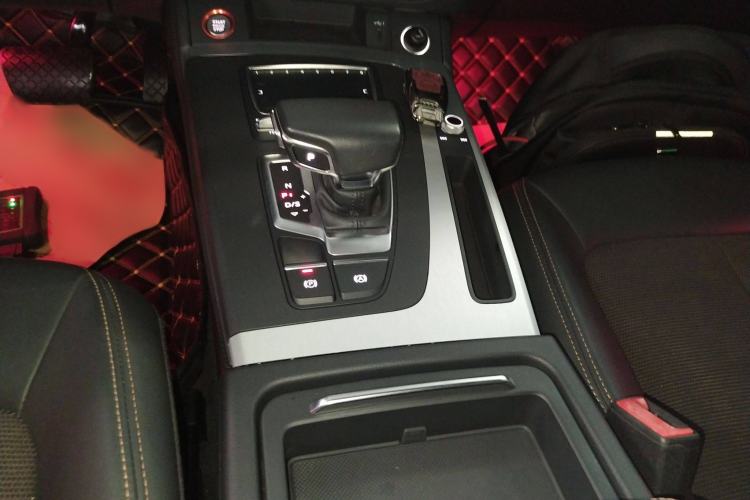 Used Audi Q5L 2018 40 TFSI Prestige Fashion Edition China V Gear Lever