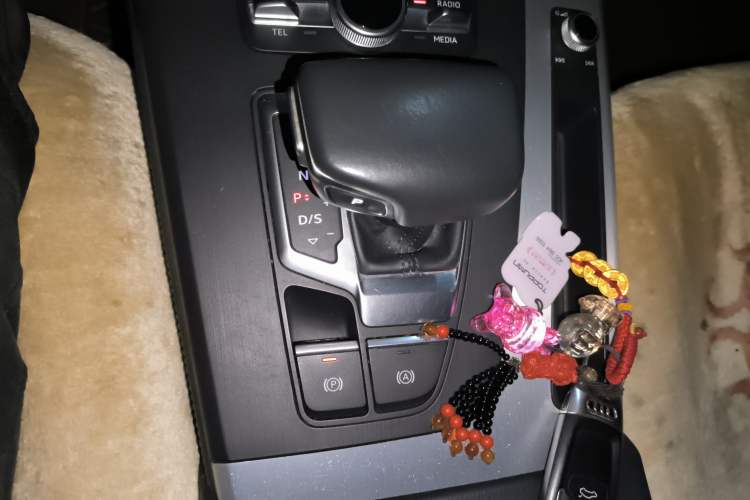 Used Audi Q5L 2018 40 TFSI Prestige Fashion Edition China V Gear Lever