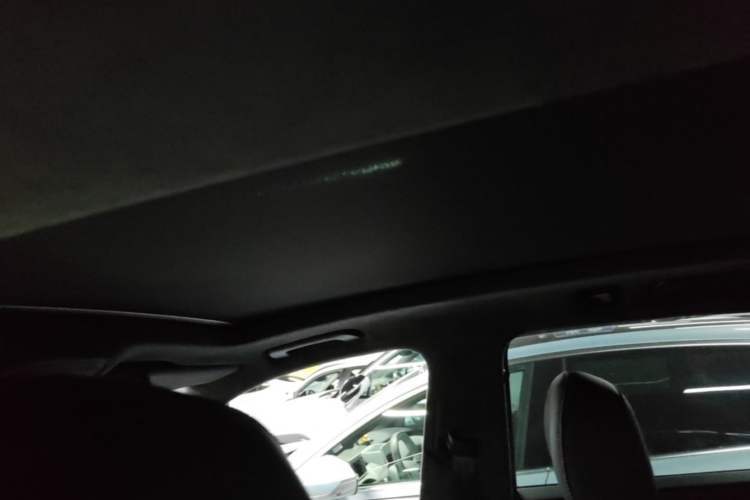 Used Audi Q5L 2018 45 TFSI Prestige Fashion Edition China VI Emission Standard Headliner