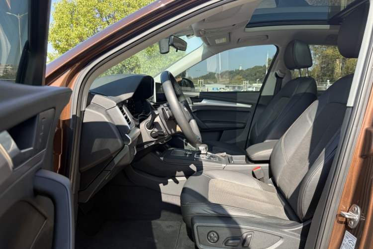 Used Audi Q5L 2018 45 TFSI Prestige Fashion Edition China V Emission Standard Interior 2