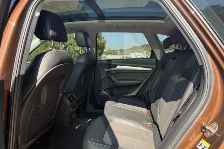 Used Audi Q5L 2018 45 TFSI Prestige Fashion Edition China V Emission Standard Interior 3
