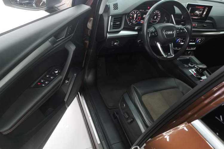 Used Audi Q5L 2018 45 TFSI Prestige Fashion Edition China V Emission Standard Interior 3