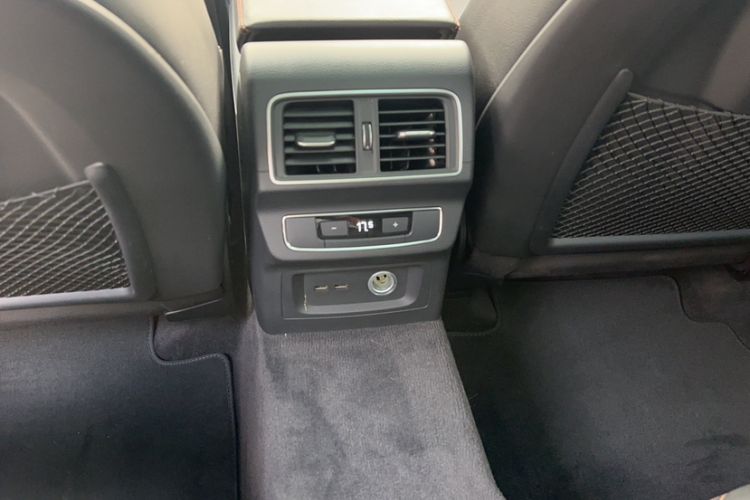Used Audi Q5L 2018 45 TFSI Prestige Fashion Edition China V Emission Standard Interior 5