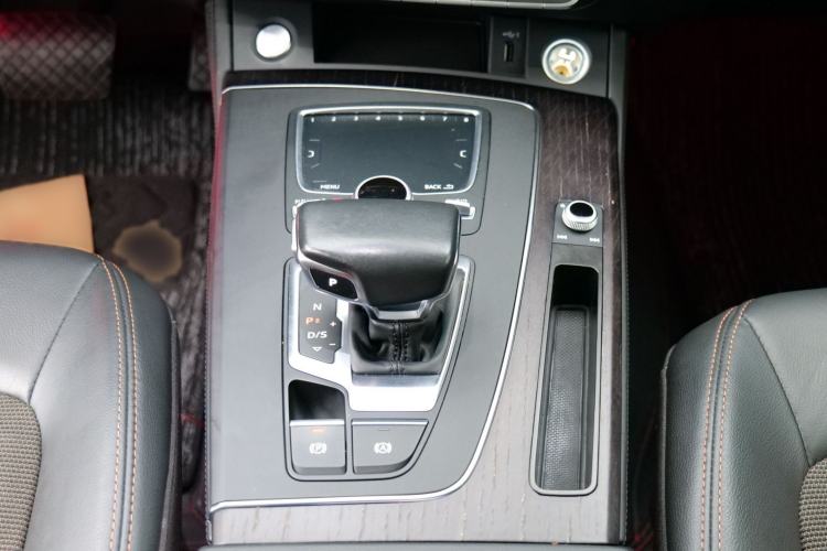 Used Audi Q5L 2018 40 TFSI Prestige Fashion Edition China V Interior 8