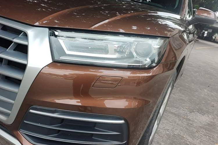 Used Audi Q5L 2018 40 TFSI Prestige Edition China VI Emission Standard Left Front Headlight